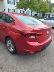 2020 Hyundai Elantra SEL - Exterior Rear Left Corner Image